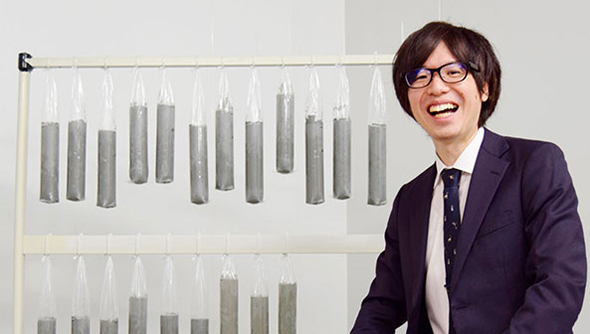埋戻し地盤の品質を確保しながら、カーボンネガティブもかなえる材料を生み出した技術者の素顔